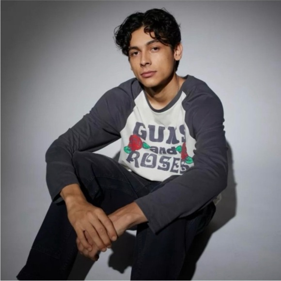 Guns N’ Roses Raglan Style T-Shirt - Picture 2 of 14